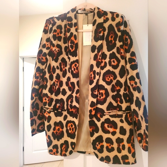 Leopard Print Blazer. Size 7 beautiful NW cream, biege , black and brown color. - Picture 1 of 4